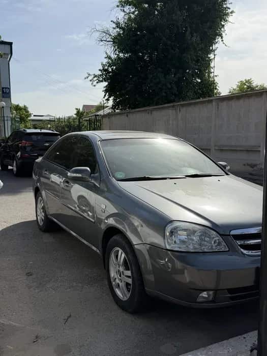 Lasetti 1.6 aftamat arenda