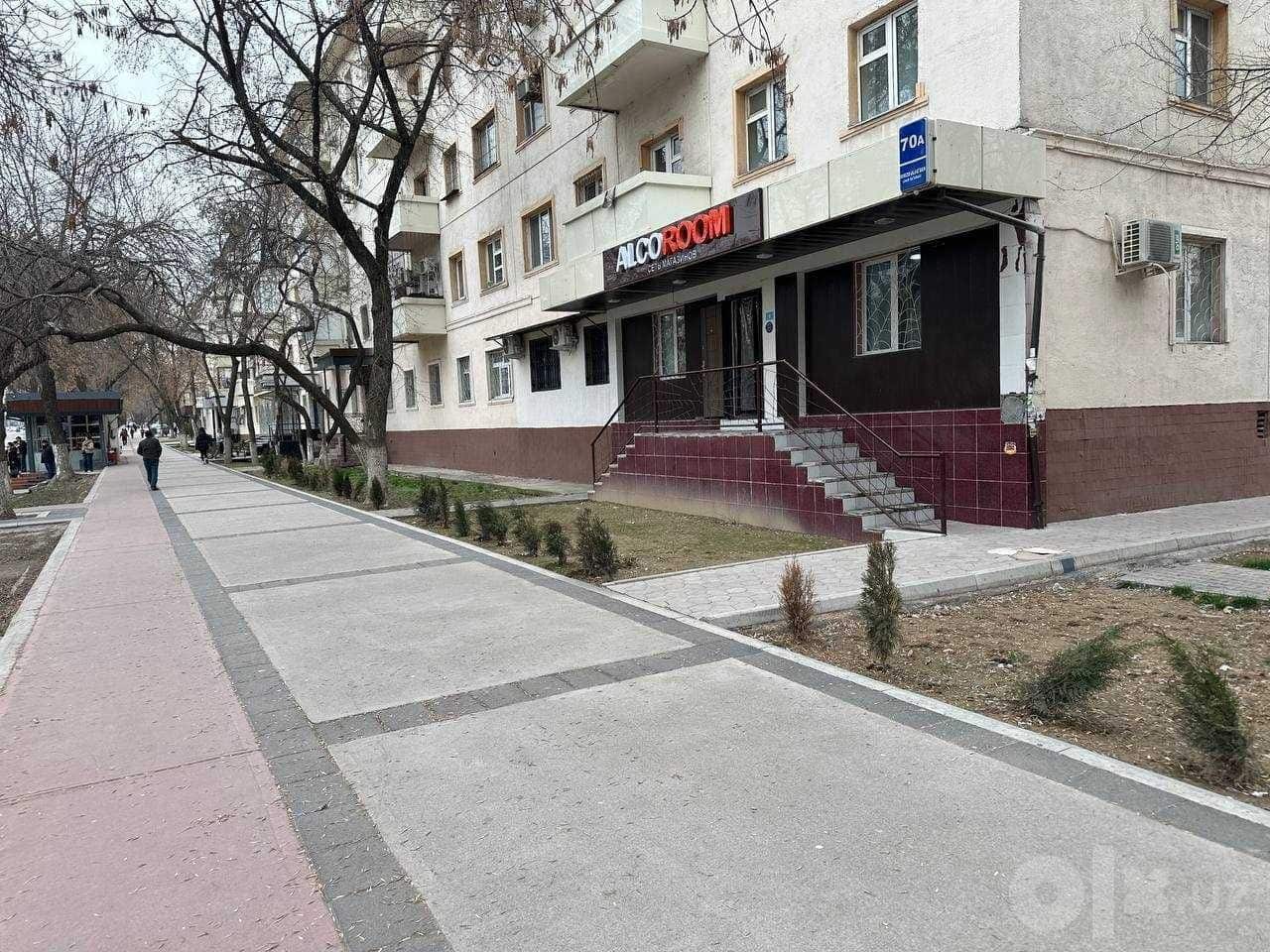 Аренда помещения в ул Мирзо Улугбек Ор ТЦ Чимган