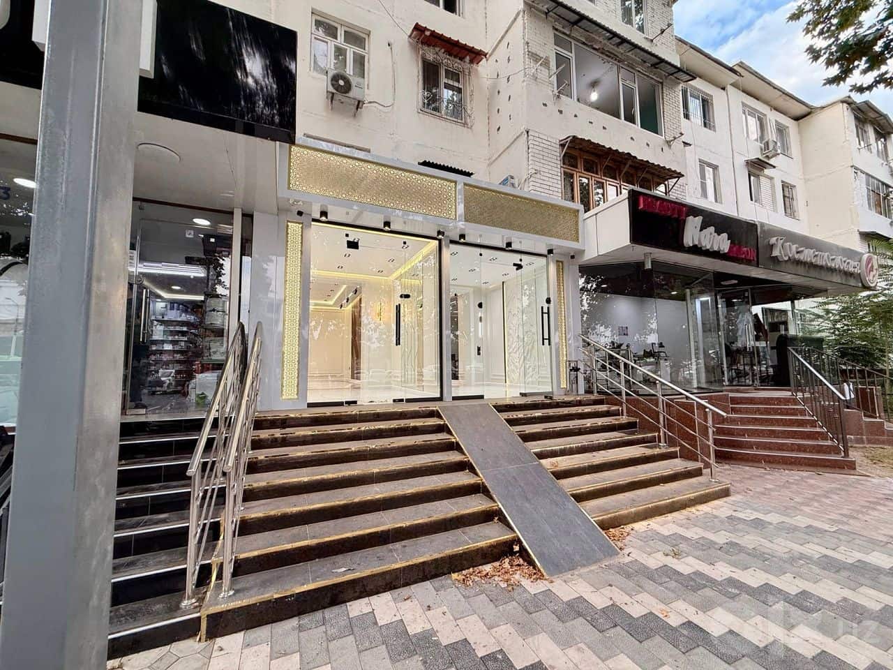Аренда офис Ор-р: Универмаг, Мега планет 65м2