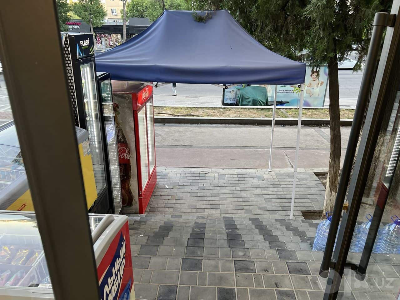 Ostanovka yonida tayyor naves osti ijaraga beriladi. Manzil: Farxadski