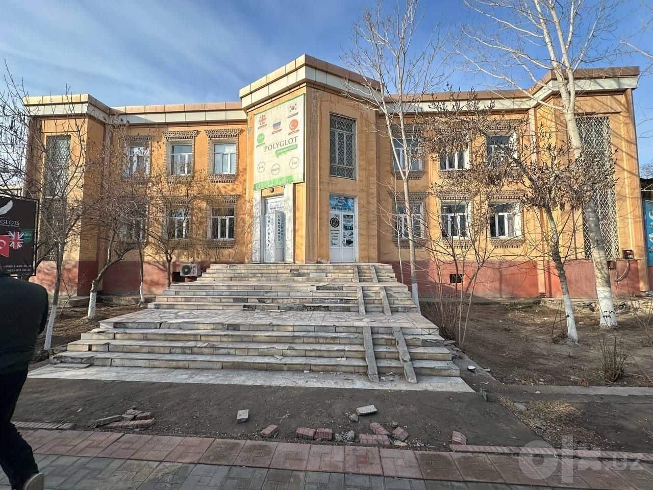 Турар бинони 2 кавати ижарага берилади