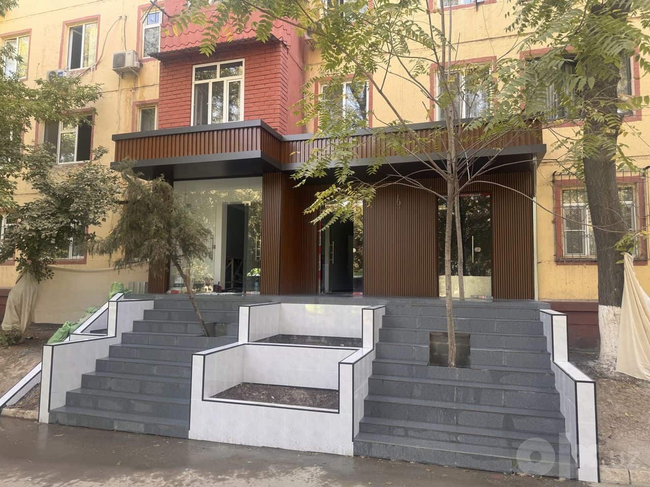 Аренда 55 м. Фасад 9 метров ор-р: Фархадский