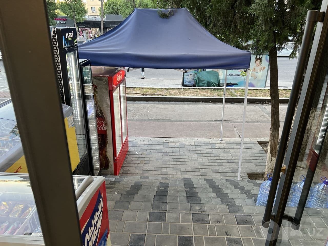 Ostanovka yonida tayyor naves osti ijaraga beriladi. Manzil: Farxadski