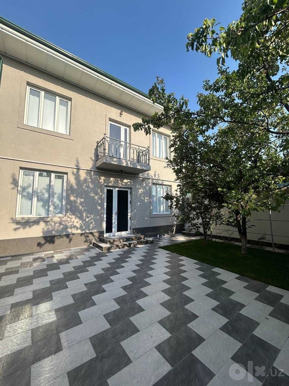 Сдаётся просторный дом: 5 спален, 4 санузла, участок 3 сотки