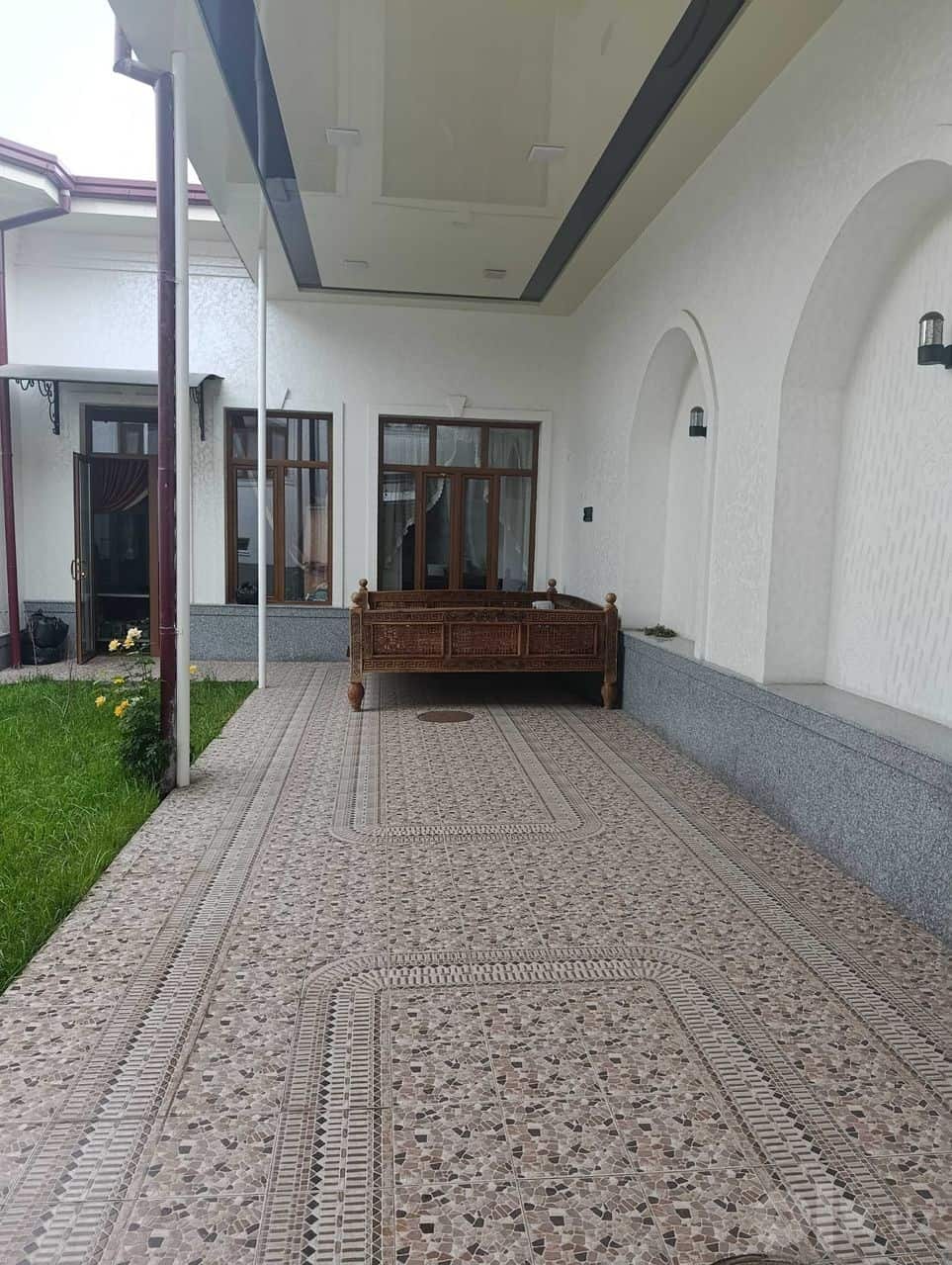 Arendaga 5 xona uchaskani 2 xonasi arendaga beriladi