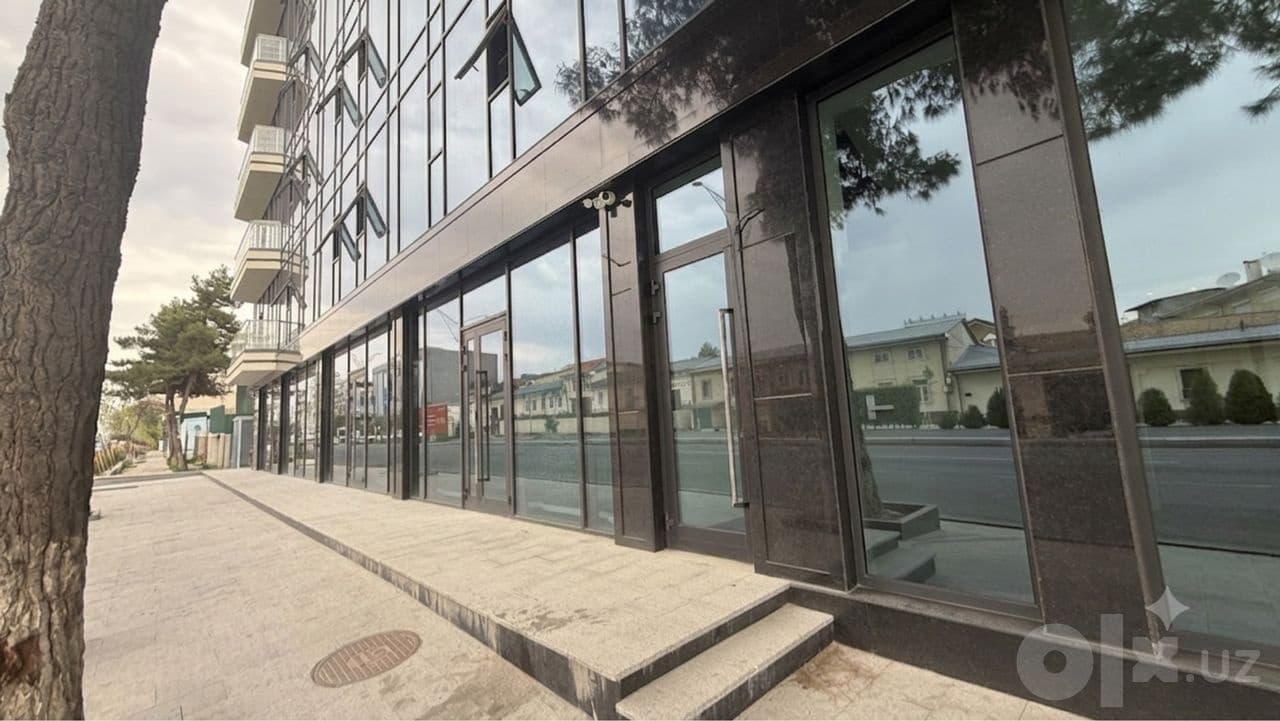 Первый этаж 420m2в Бизнес центре идеально под кофейню f88