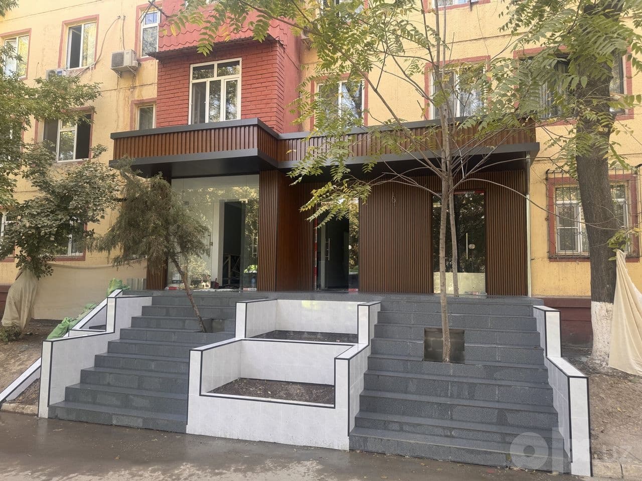Аренда 55 м. Фасад 9 метров ор-р: Фархадский